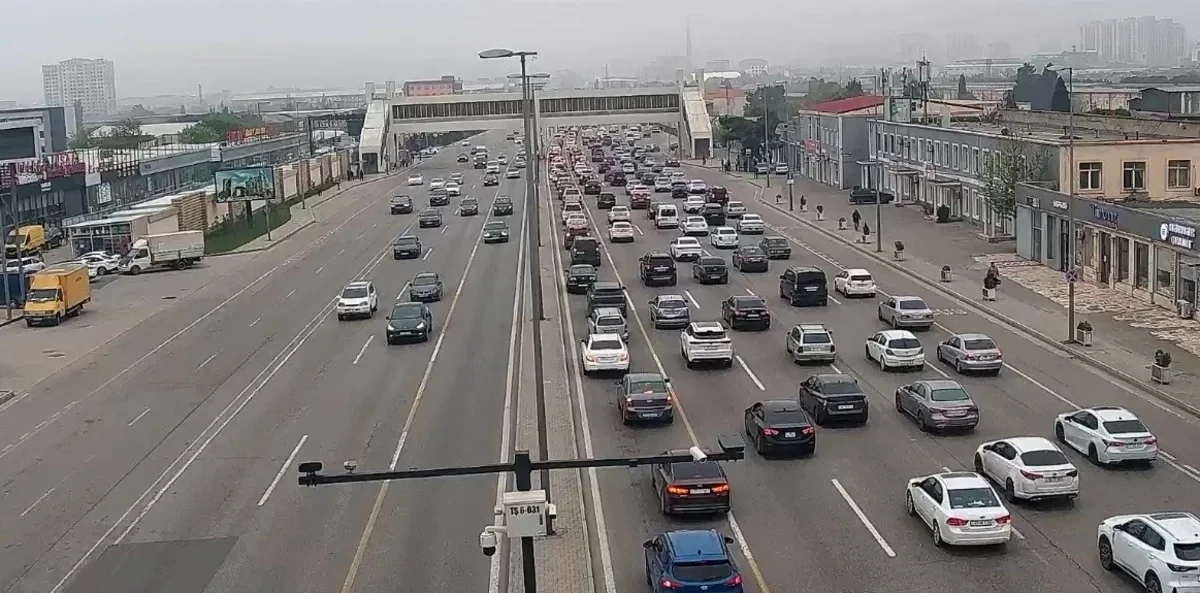 Paytaxtın bu küçələrində sıxlıq var