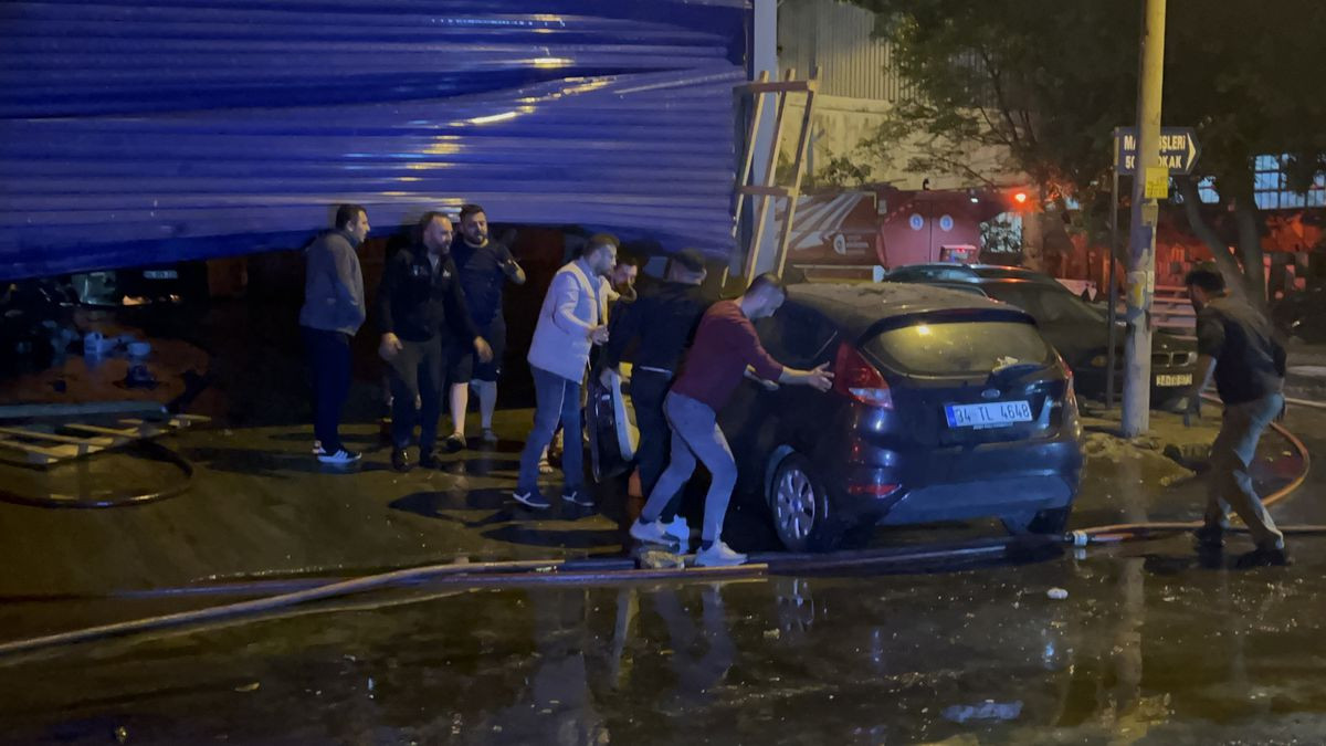 Maşın təmirxanasında YANĞIN - Çox sayda avtomobil zərər gördü / FOTO