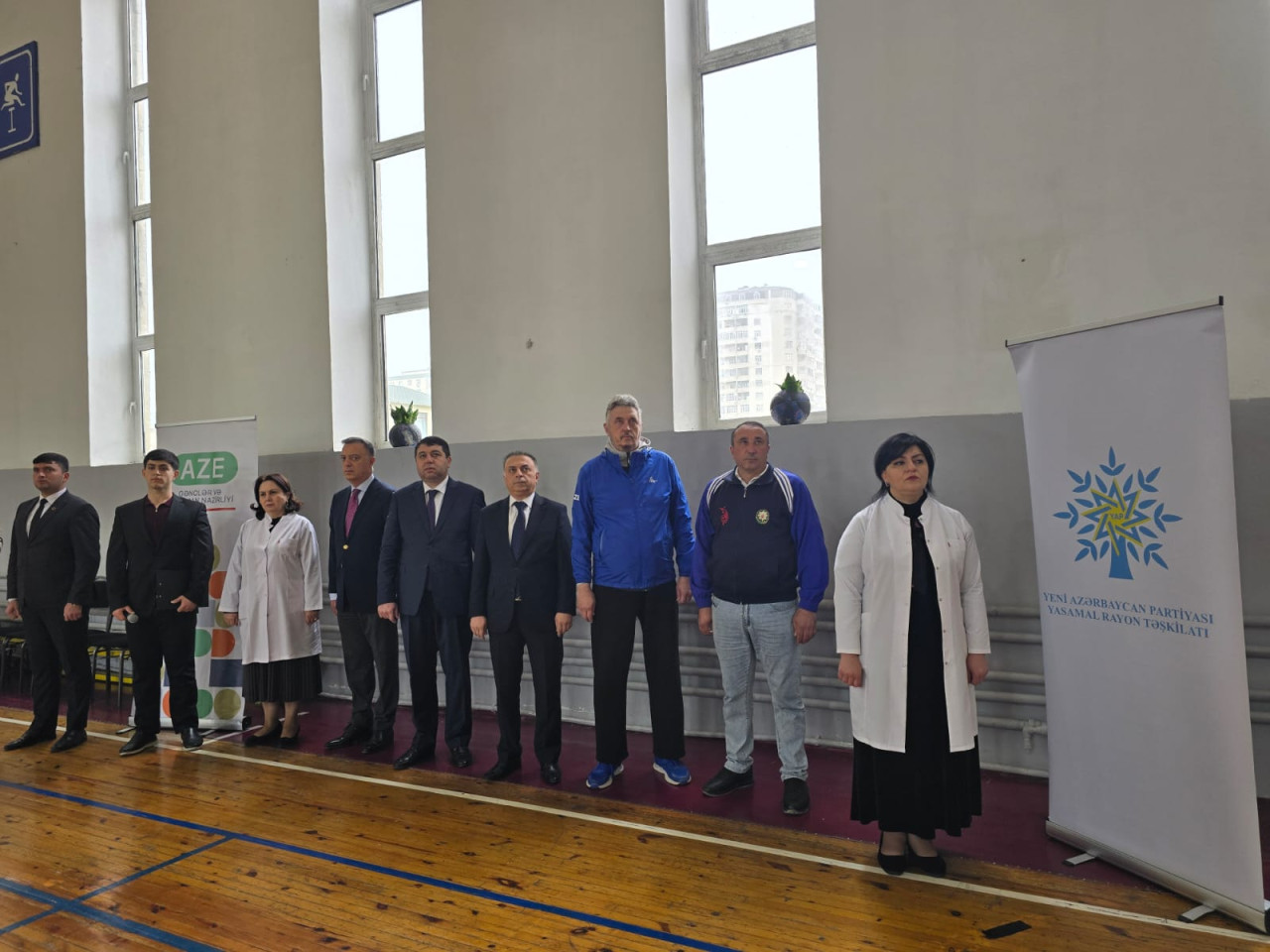 &nbsp;Yasamalda oğlanlar arasında voleybol idman növü üzrə yarışa start verildi - FOTOLAR