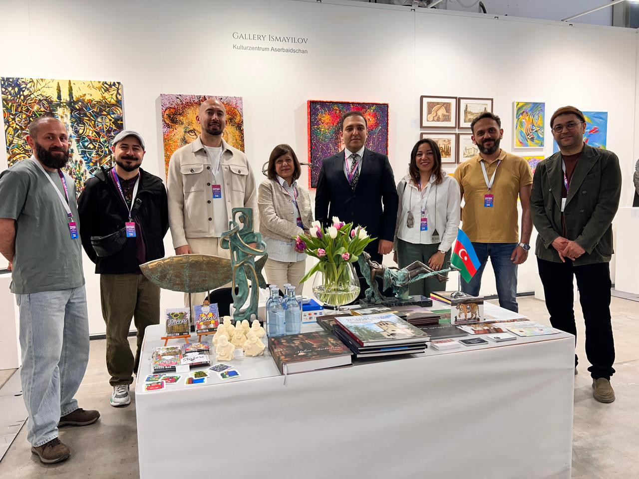 Azərbaycan beynəlxalq incəsənət sərgisində təmsil olunur