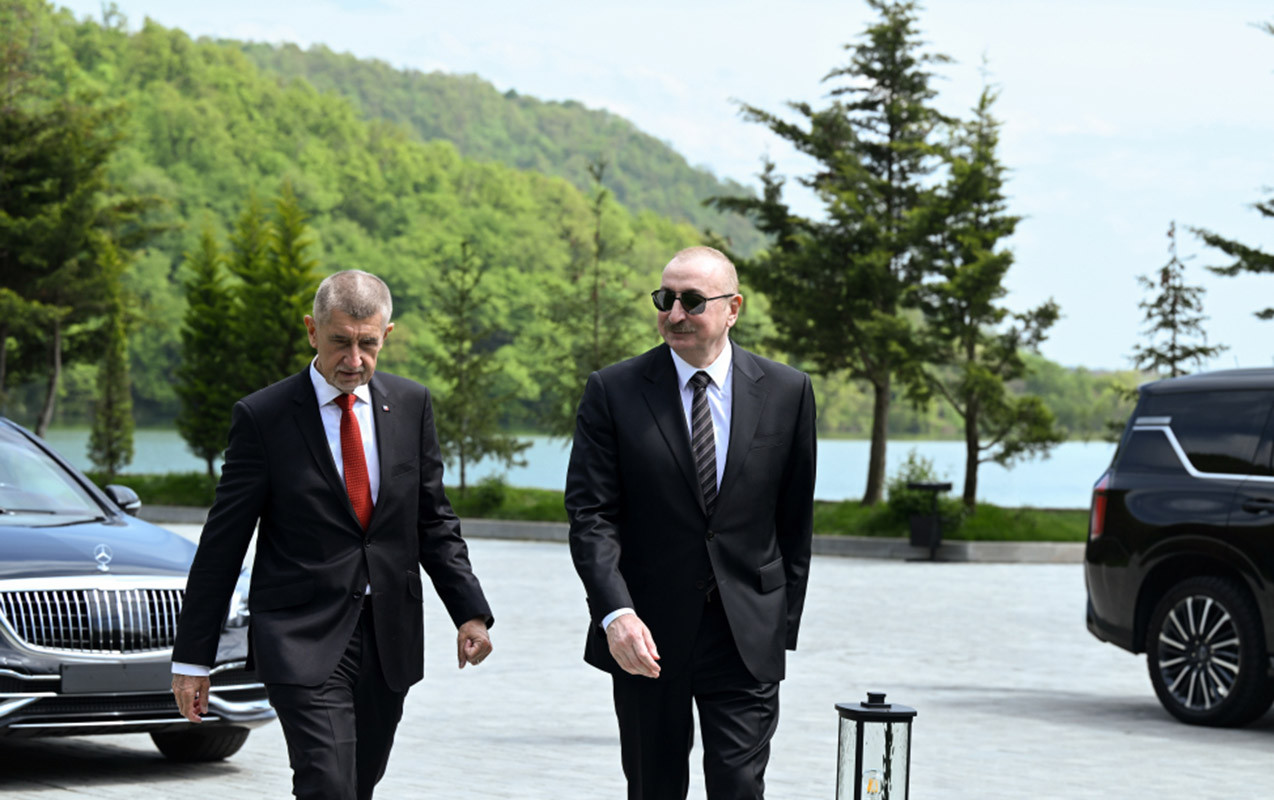 Qəbələdəki tarixi görüşdən GÖRÜNTÜLƏR