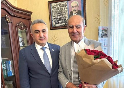 Anar Bağırov  veteran vəkili ziyarət etdi