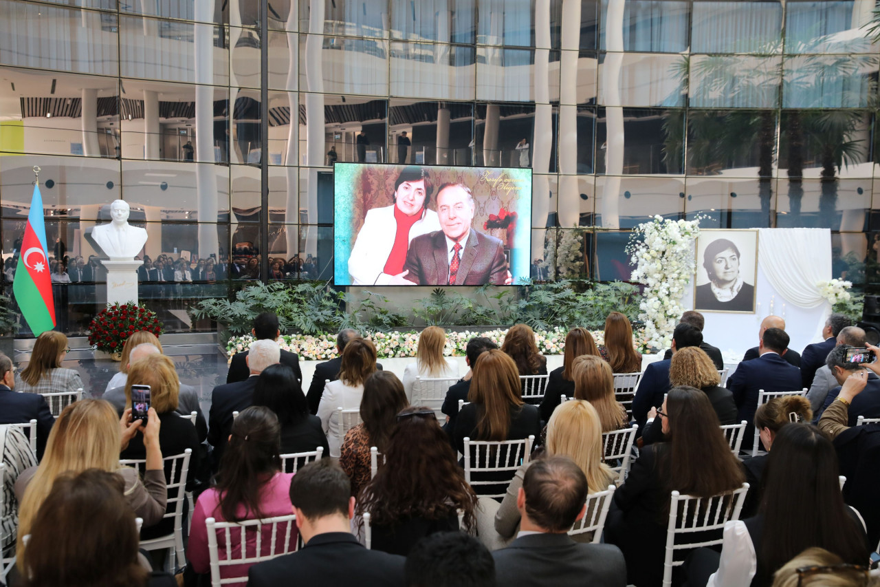 Nizamidə “Zərifə Əliyeva – Qəlblərdə yaşayan ad” mövzusunda tədbir keçirildi - FOTOLAR