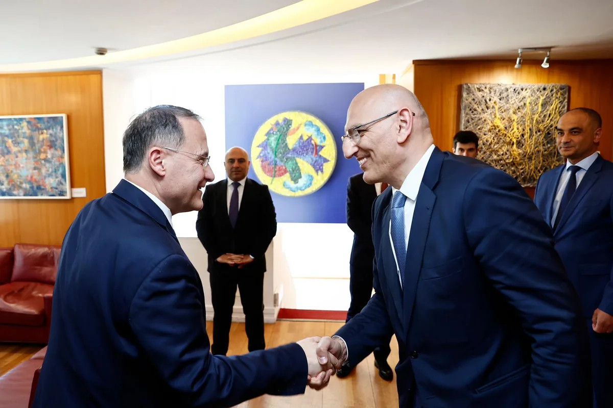 Elçin Əmirbəyov və Edmondo Çirielli müzakirə apardılar