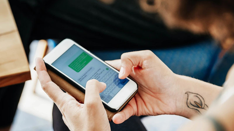 Telefonla çox yazışmaq artrit yaradır? - Həkimdən açıqlama