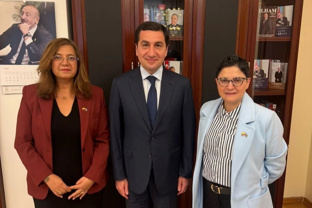 Hikmət Hacıyev Kolumbiya XİN başçısının müavini ilə görüşdü - FOTO