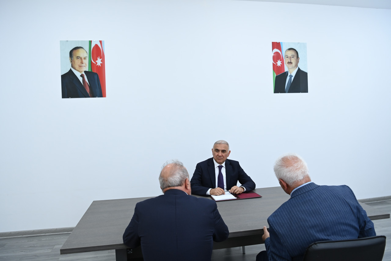 Vüqar Əhmədov vətəndaş qəbulu keçirdi