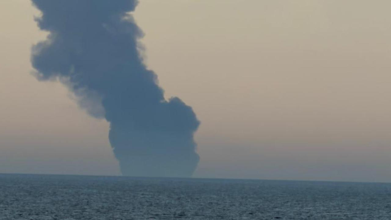 ABŞ Oman körfəzində İran tankerini vurdu