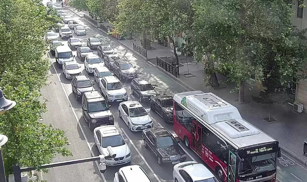 Bakının bu yollarında tıxac var