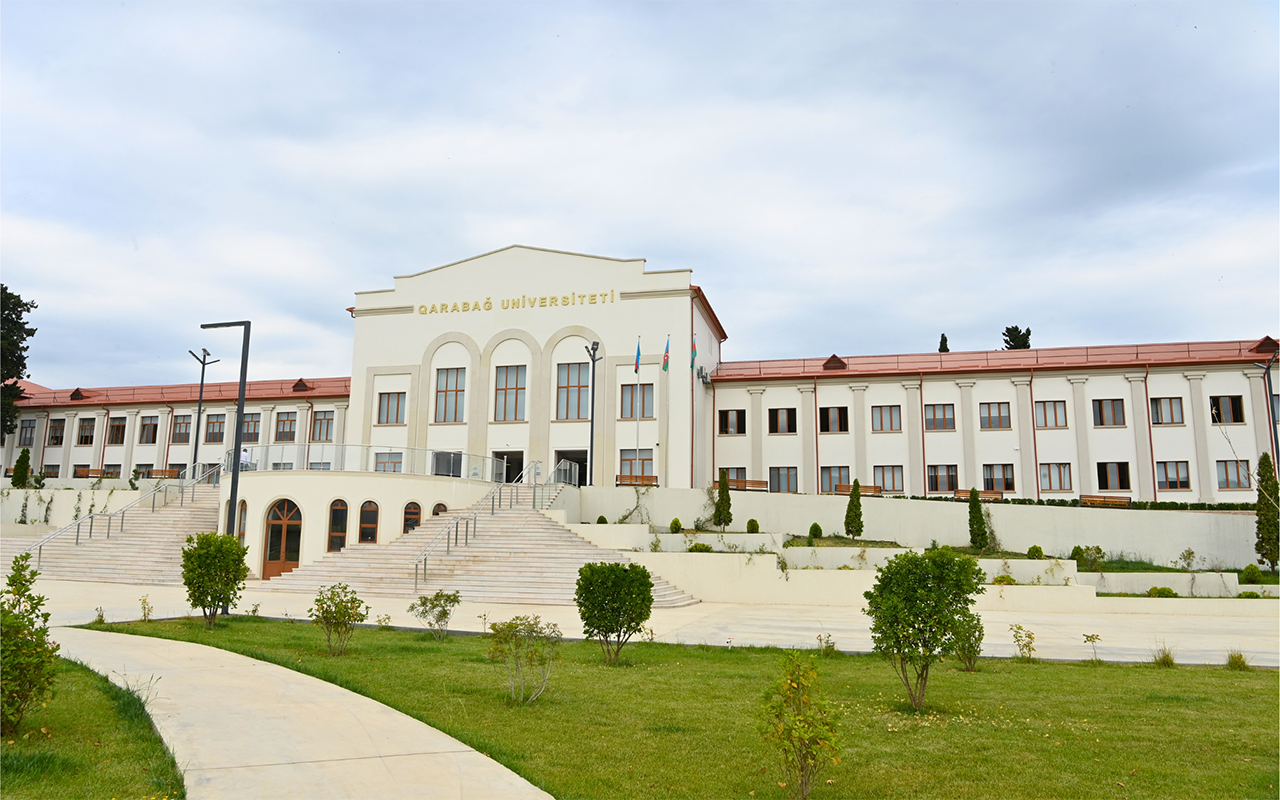 Qarabağ Universitetinin yeni rəsmi veb-saytı istifadəyə verildi