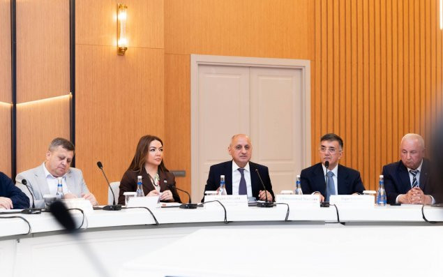 “Təhlükəsizlik və şəhərsalmanın müasir çağırışları” mövzusunda müzakirə keçirildi