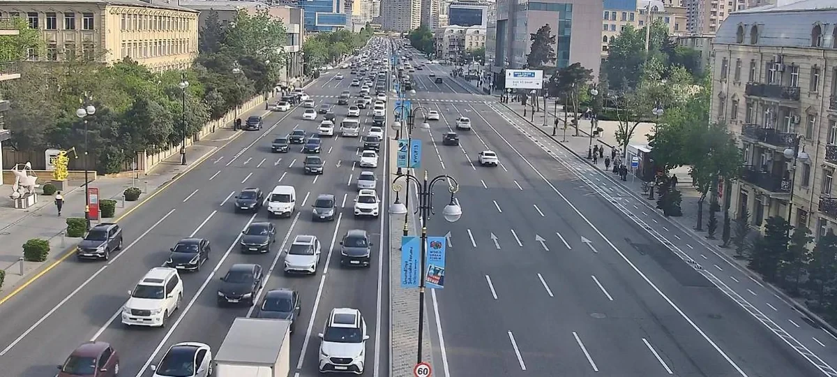 Paytaxtın bəzi küçələrində sıxlıq var