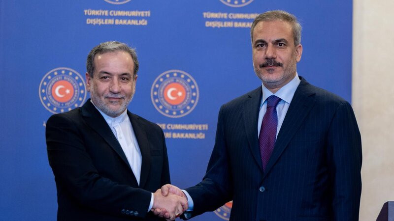 Hakan Fidan iranlı həmkarı ilə telefonla danışdı