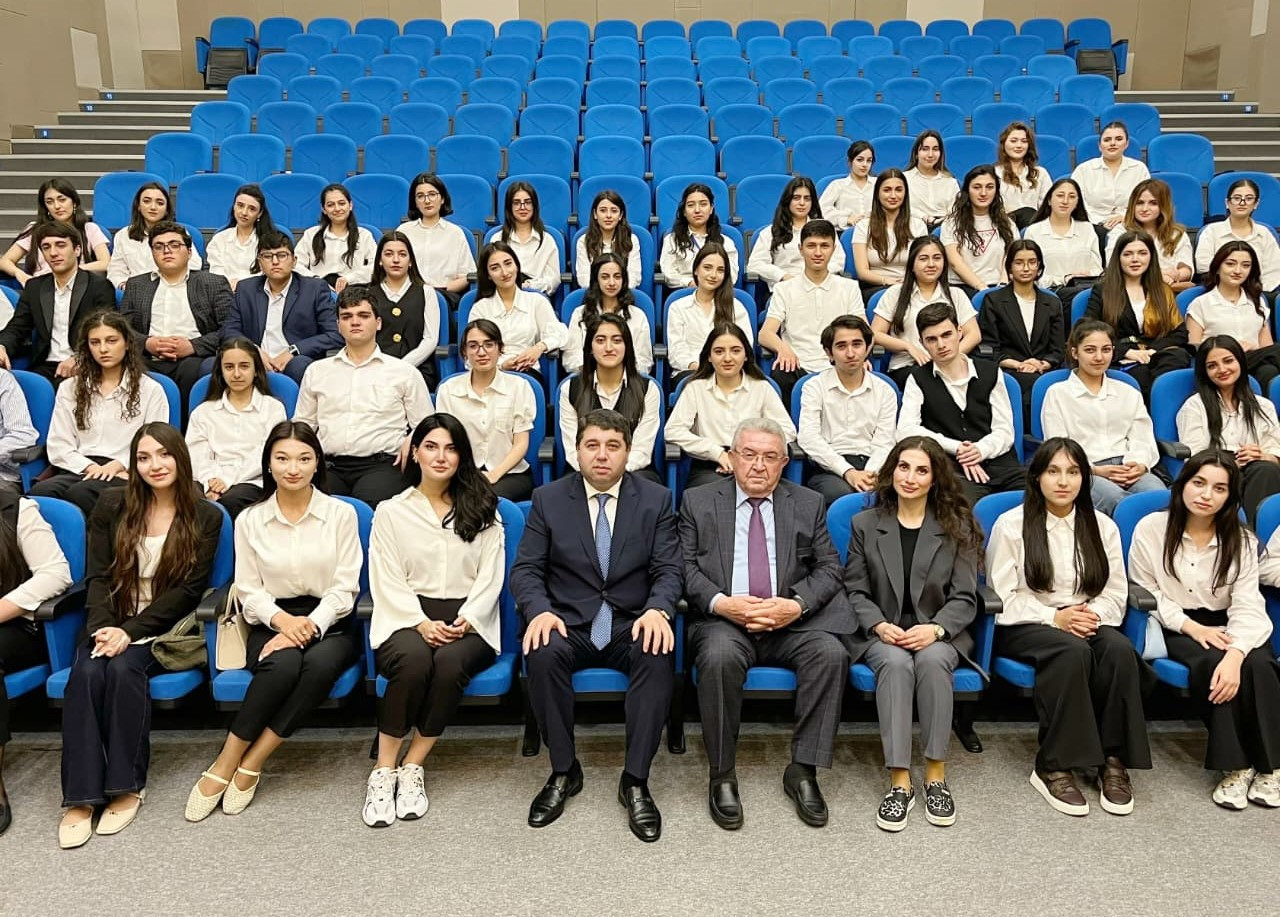 \"Milli dəyərlər və müasir Azərbaycan gəncliyi\" mövzusunda gənclərlə görüş keçirildi