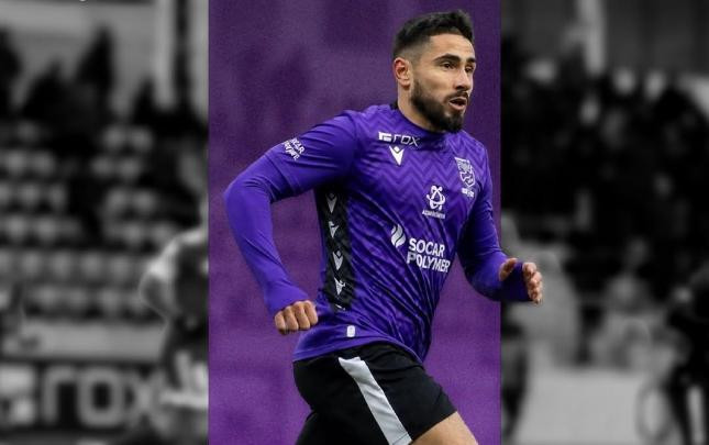 \"Sumqayıt\" 2 futbolçu ilə yolları ayırdı