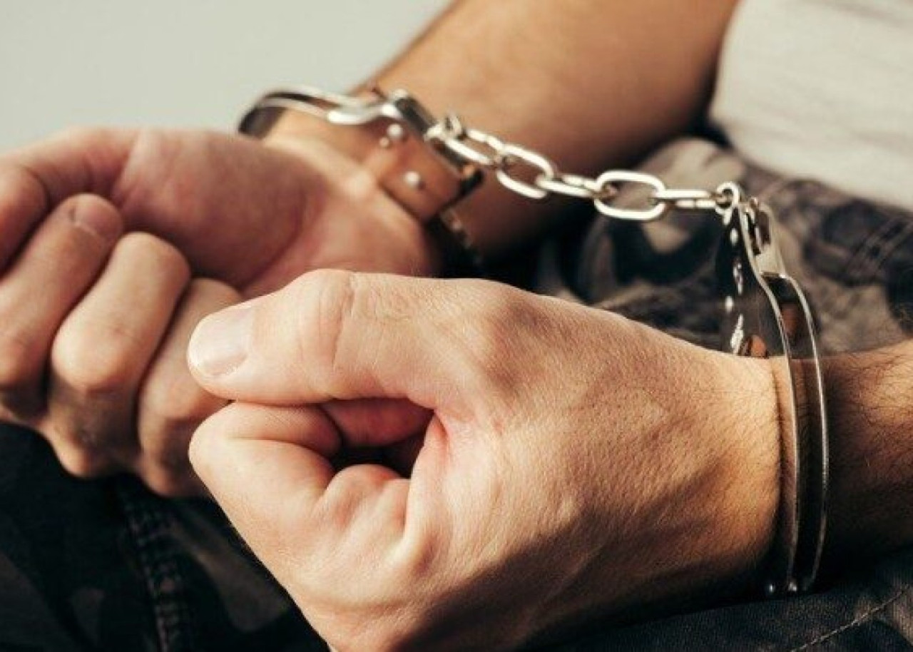 37 yaşlı kişi bıçaqlandı - Qaynı saxlanıldı