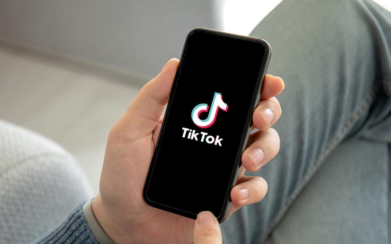 Azərbaycanda məktəblərdə “TikTok”a QADAĞA