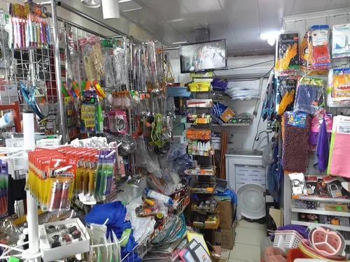 Kişi mini ətək geyinib parik taxıb mağazaya girdi - Görənləri şok oldu
