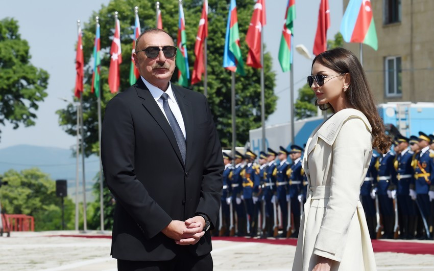 MM Prezidentlə xanımına təbrik məktubu ünvanladı