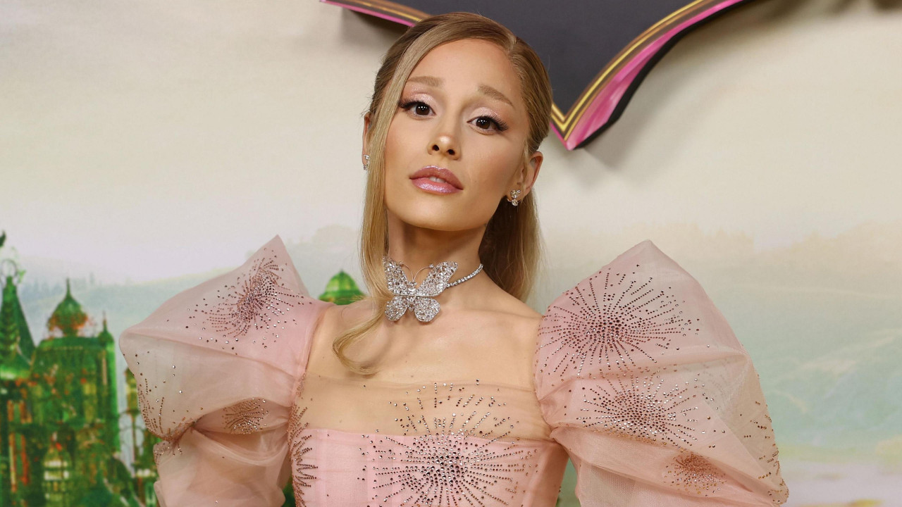Ariana Grande Ağ Evi məhkəməyə verdi