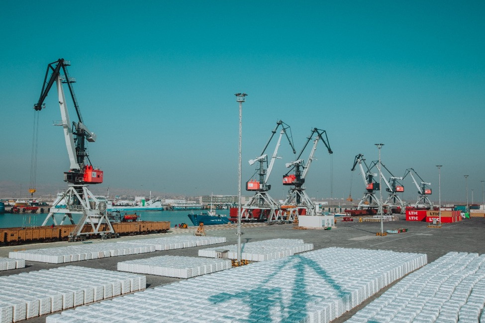 Bakı Limanında quru yük aşırılması 77% artıb