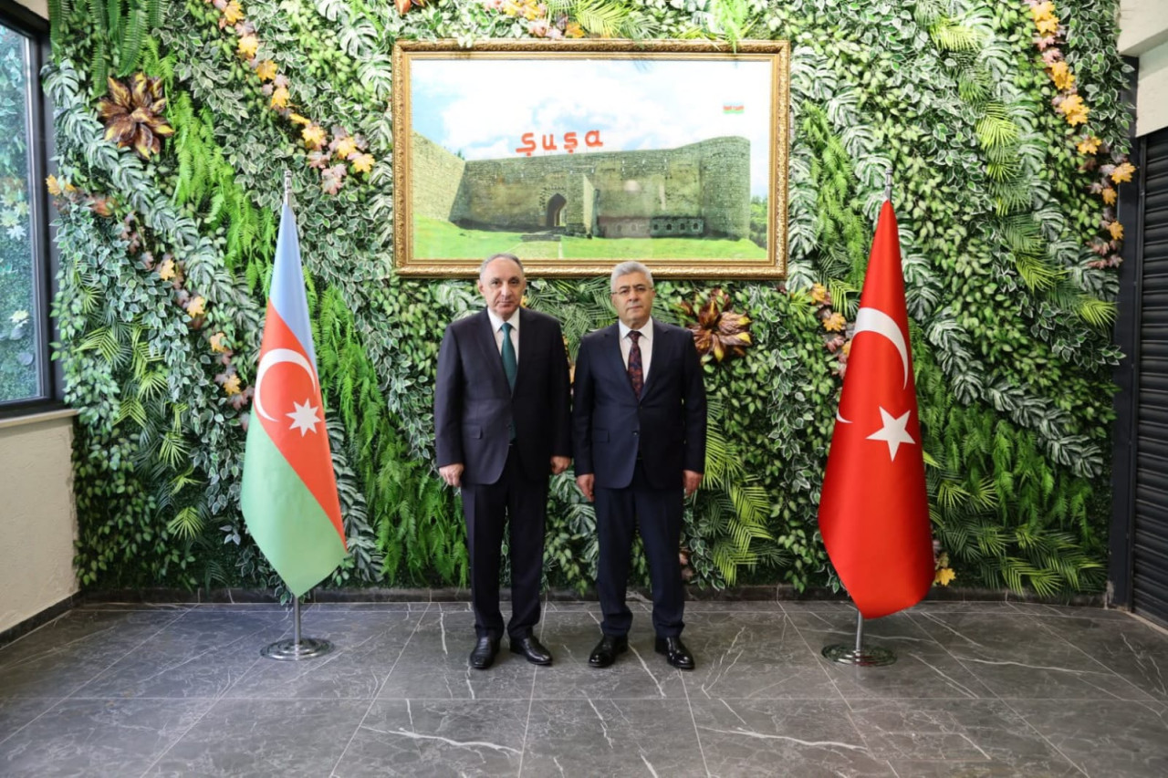 Kamran Əliyev Qarsdakı Baş Konsulluqda - FOTOLAR