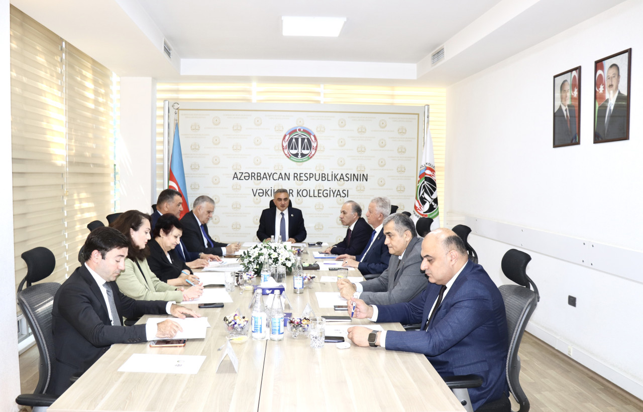 1 vəkilə xəbərdarlıq edildi - 5 vəkil cərimələndi