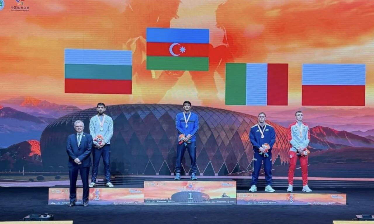 Azərbaycan boksçusu Çində qızıl medal qazandı 