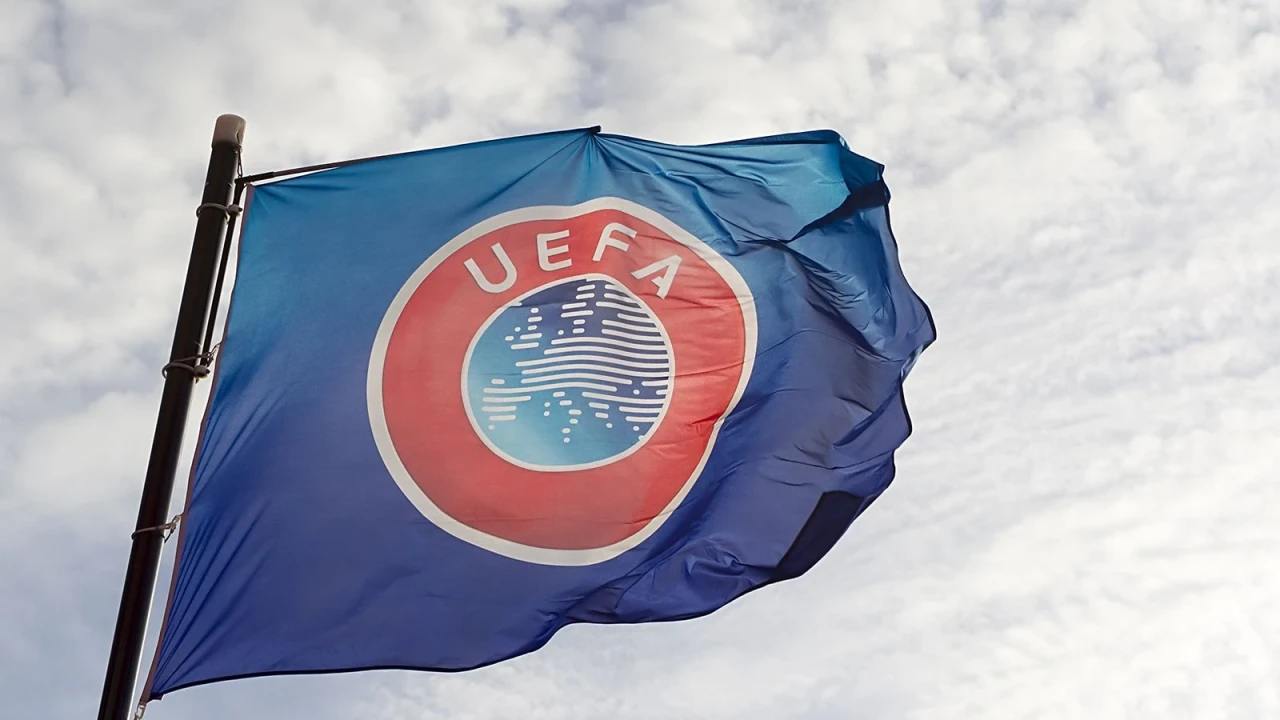 UEFA “Fənərbağça”ya CƏZA VERDİ