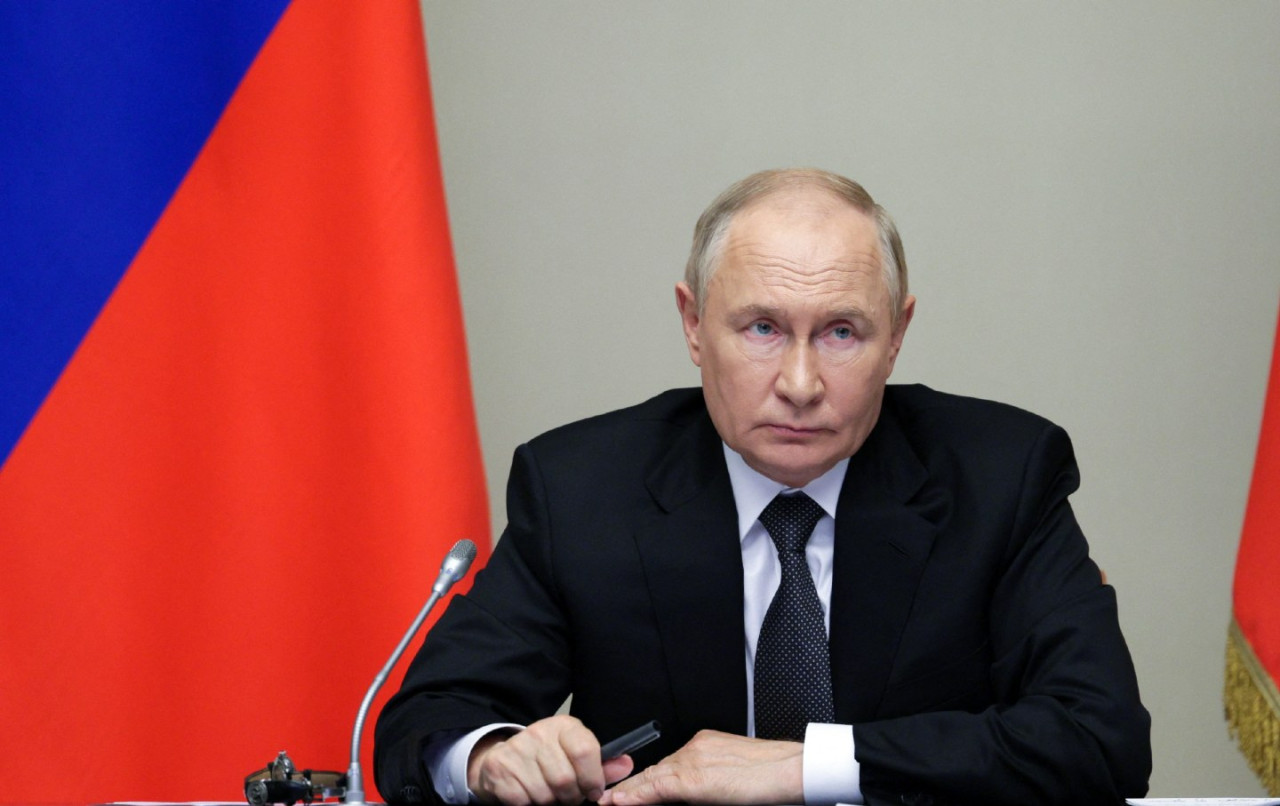 Putin yanacaqla bağlı müşavirə keçirdi