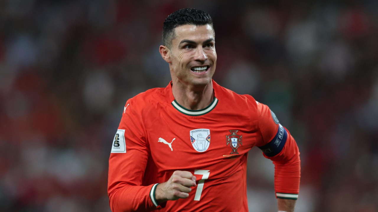 Ronaldo niyə əvəzetmə olmadan oynayır?