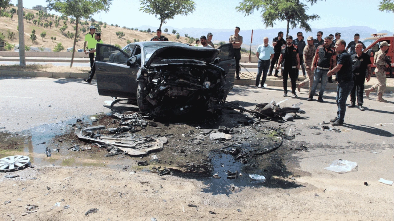 Təkəri partlayan avtomobil aşdı - 3 nəfər öldü