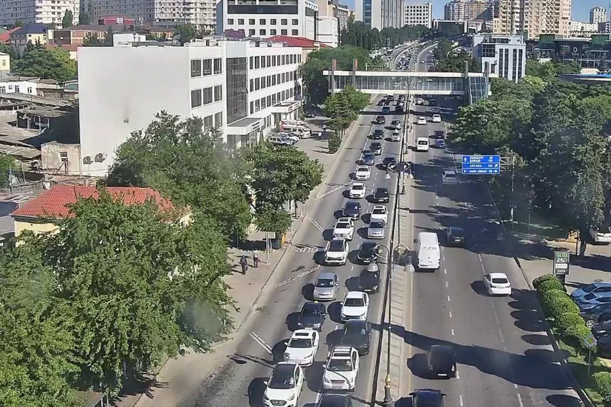 Paytaxtın bəzi küçələrində sıxlıq var