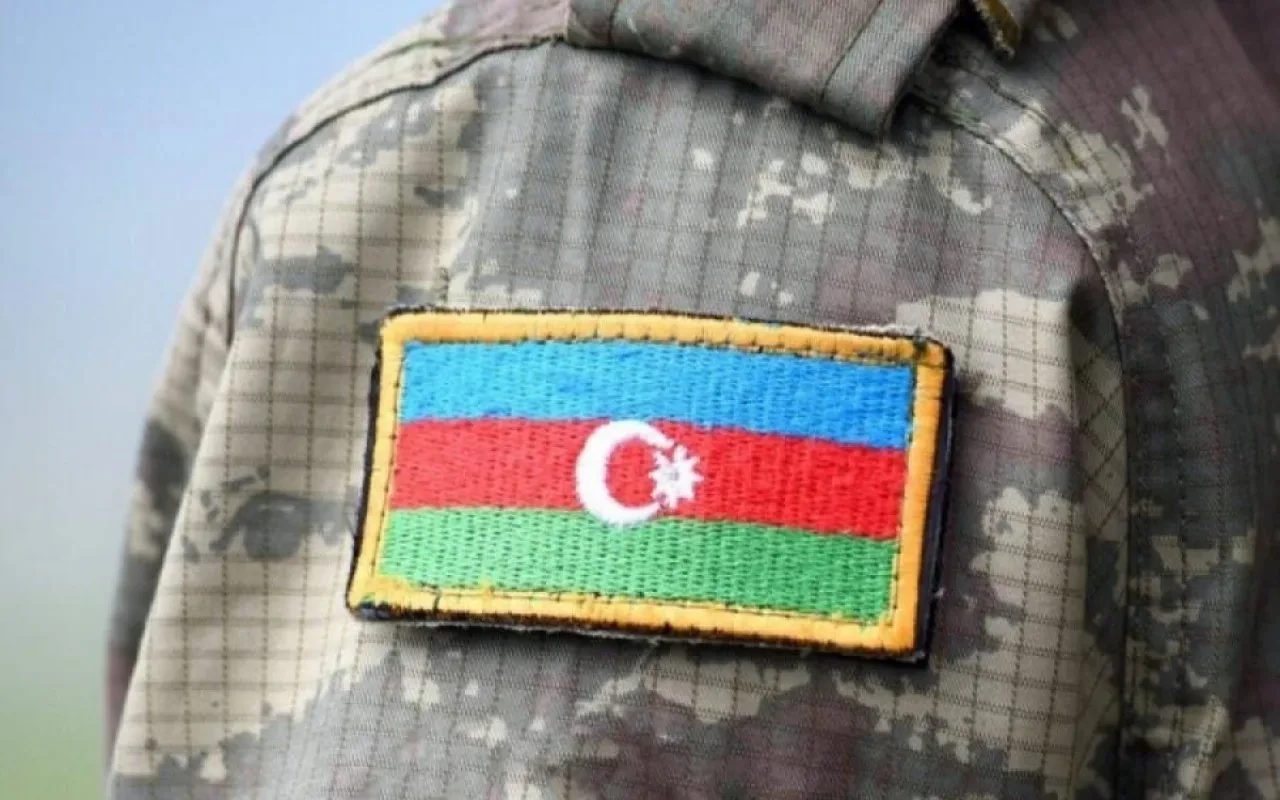 Hərbi qulluqçu vəfat etdi
