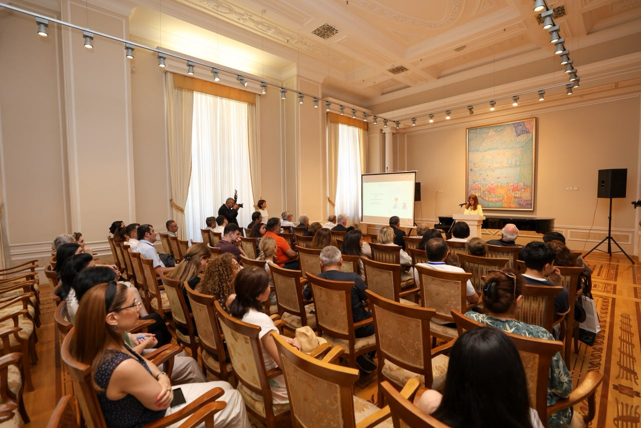 Əli bəy Hüseynzadənin irsi elmi seminarda müzakirə olundu