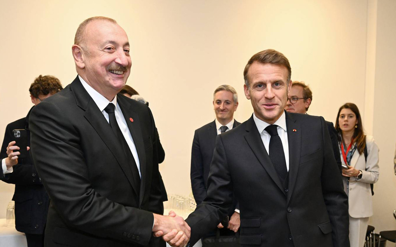 İlham Əliyev Makronu təbrik etdi