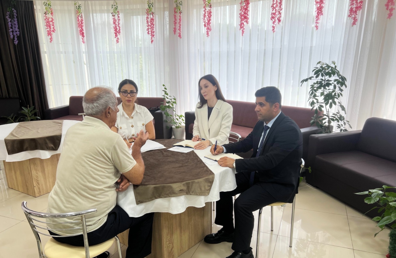 Ombudsman ahıllar evinə baş çəkdi