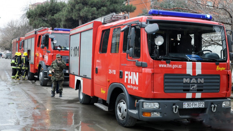 Şəkidə ev yanıb kül oldu - FOTO