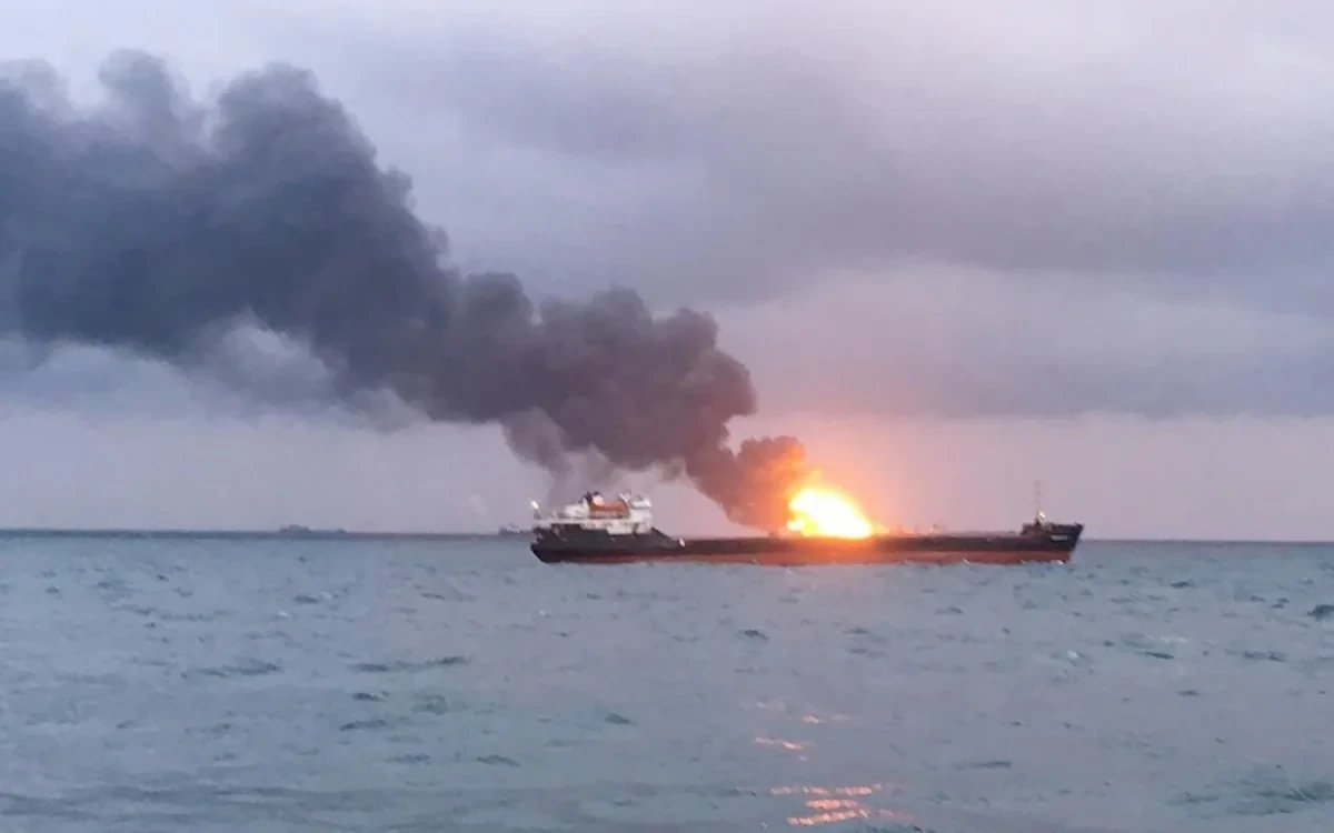 Oman sahilləri yaxınlığında tankerə hücum edildi