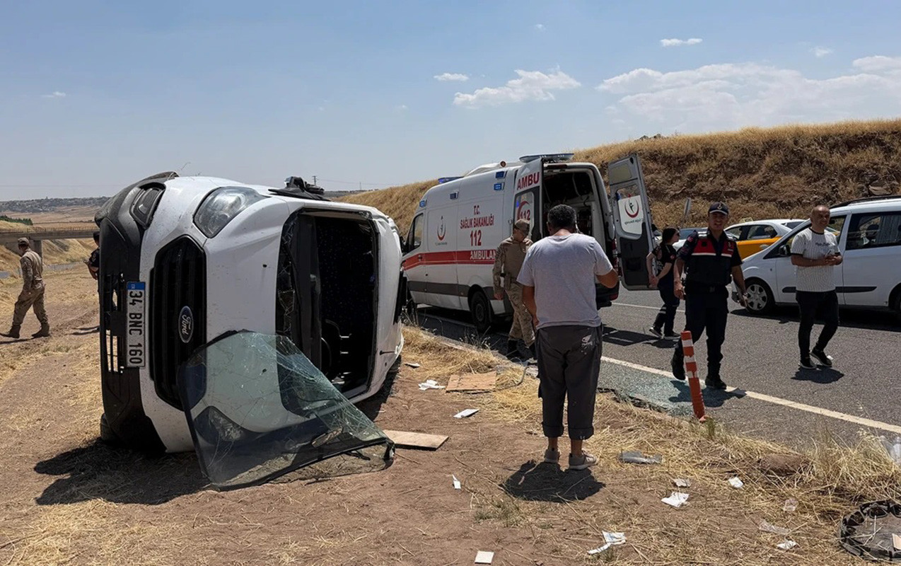 Şagirdləri daşıyan avtobus aşdı - 19 nəfər yaralandı