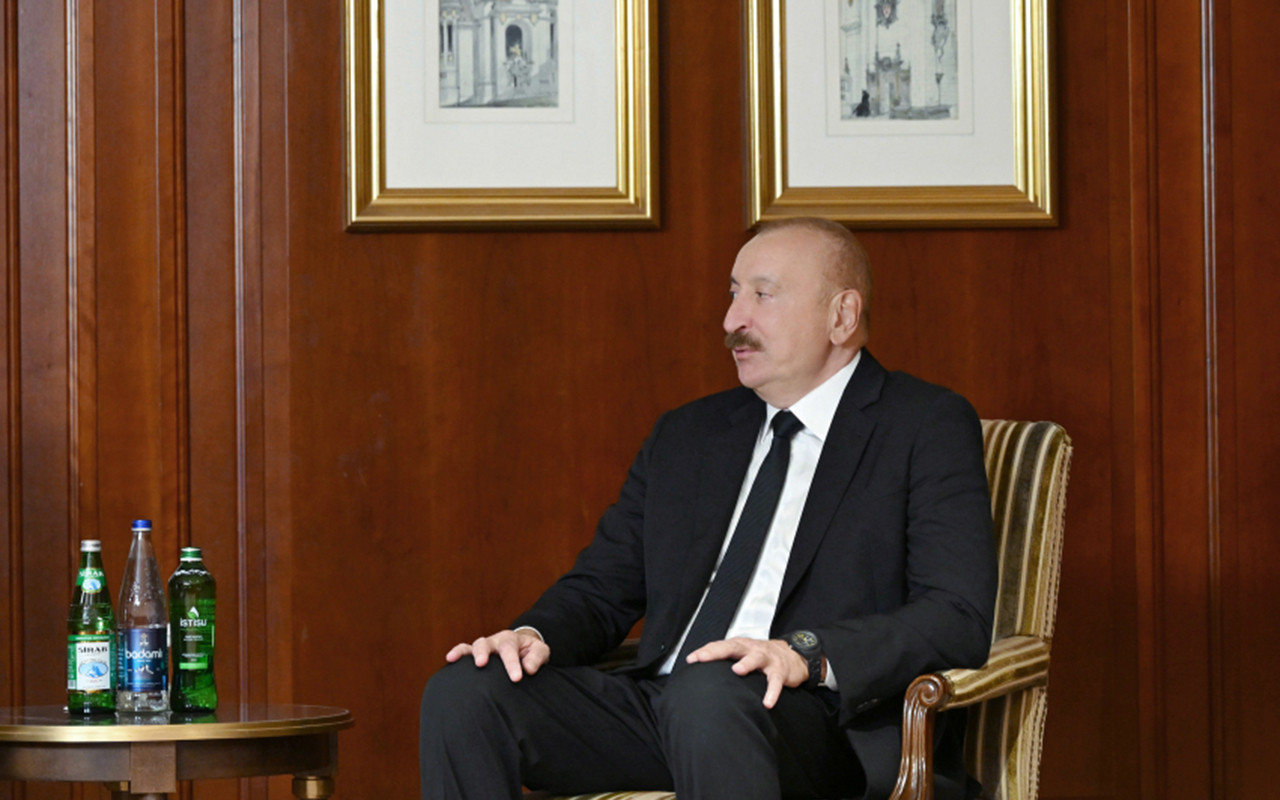 İlham Əliyev Berlində mühüm görüşdə - FOTOLAR