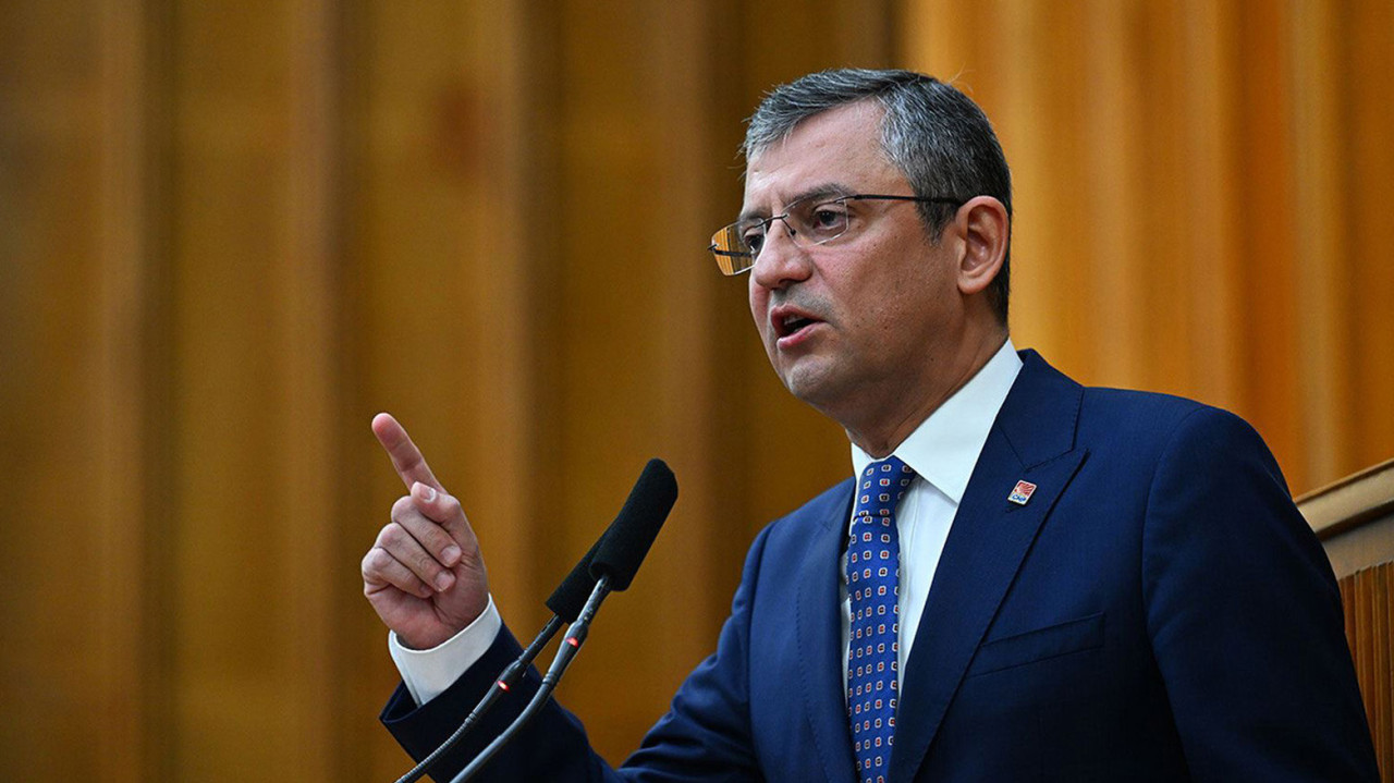 Özgür Özeldən yeni partiya elanı