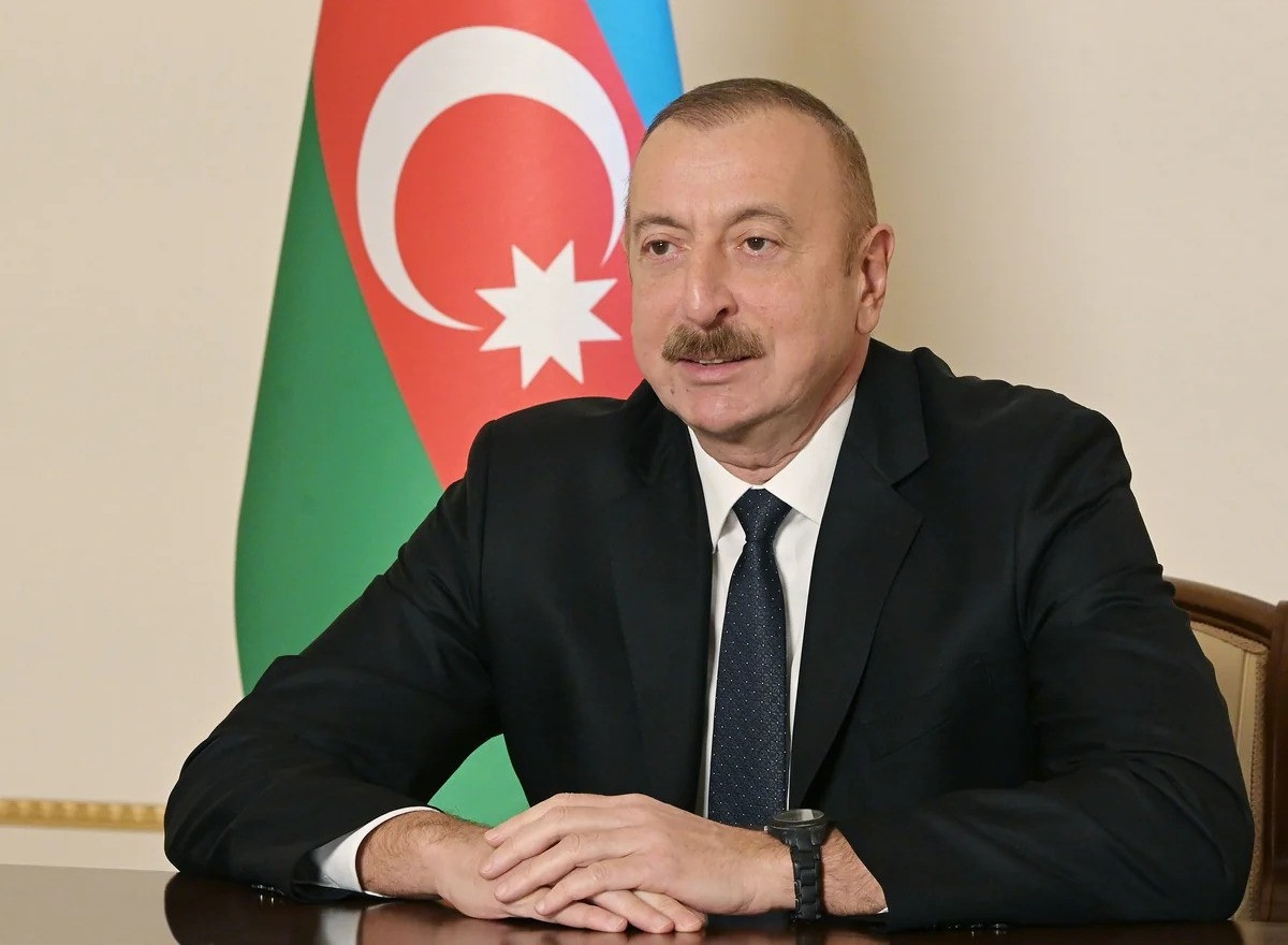 İlham Əliyev Fridrix Mertsi Azərbaycana səfərə dəvət etdi