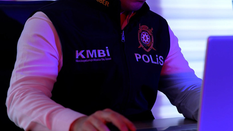 Kiberpolis hüquqi şəxslərin biznes hesablarına hücum edən şəxsi saxladı - VİDEO