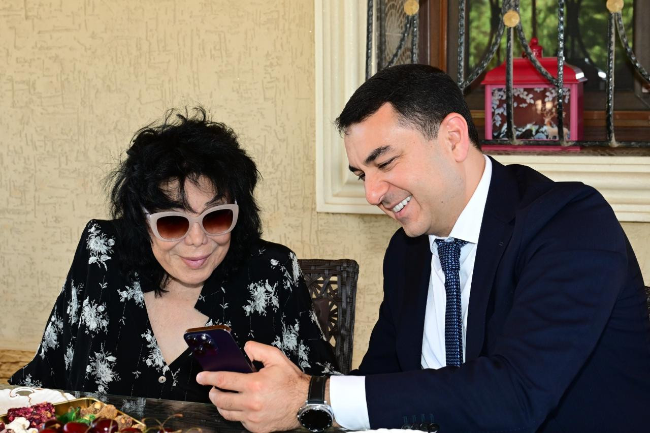 Nazir Flora Kərimovanı evində ziyarət etdi - FOTOLAR