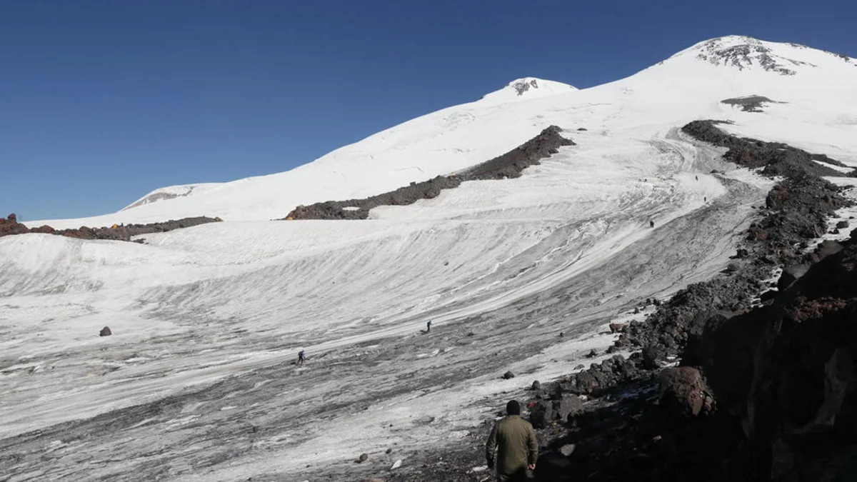 Elbrus dağına çıxan beş alpinist öldü