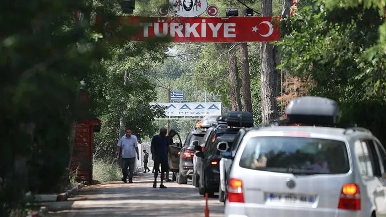 Yunanıstandakı tətil səbəbindən sərhəd keçidləri bağlandı