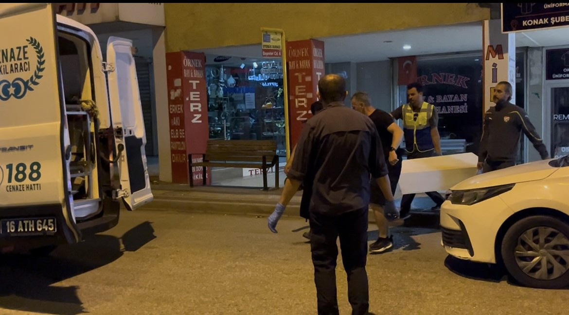 2 uşaq anası evdə ölü tapıldı - Türkiyədə DƏHŞƏT