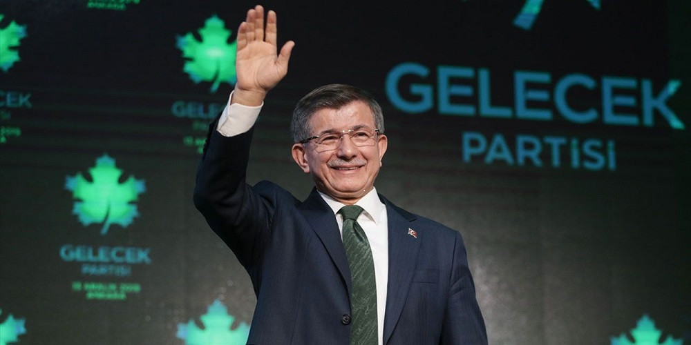 Davudoğlu partiyasını ləğv etdi - Siyasətdən çəkildi