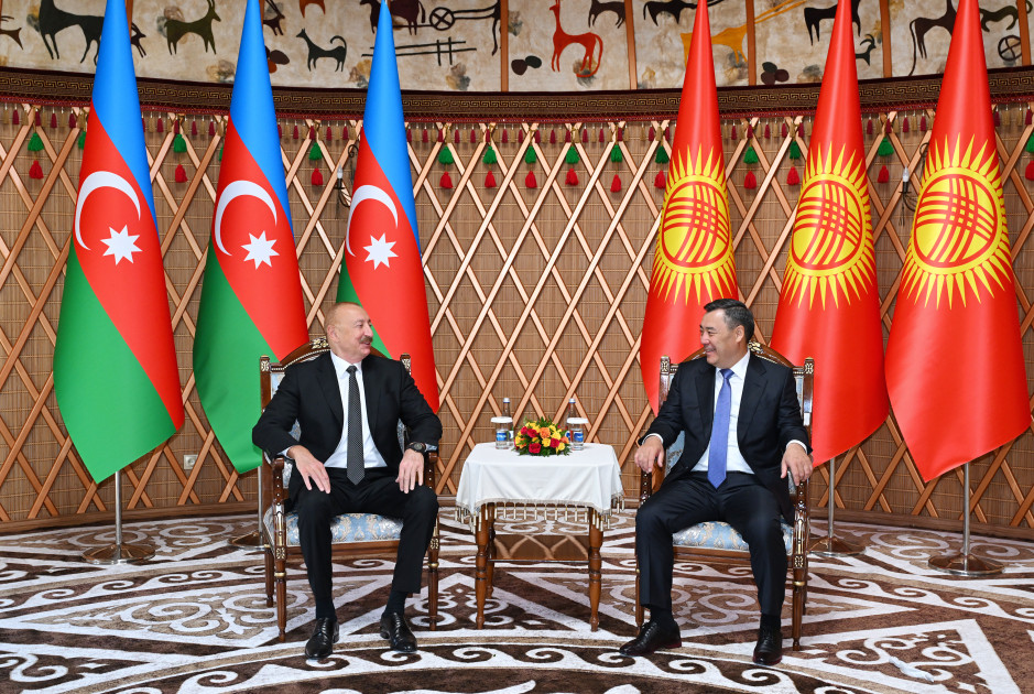 Azərbaycan ilə Qırğızıstan arasında imzalanmış sənədlər mübadilə edildi